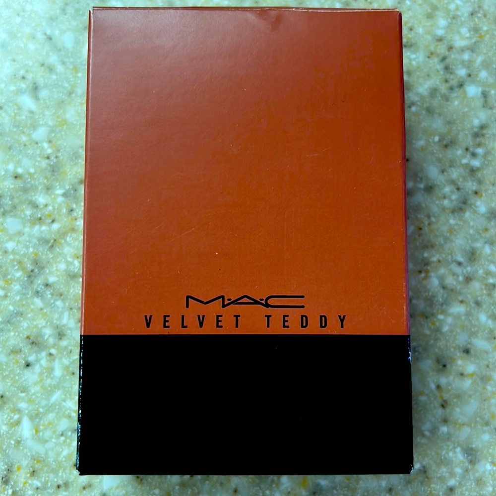 MAC Velvet Teddy Shade scents eu de perfume